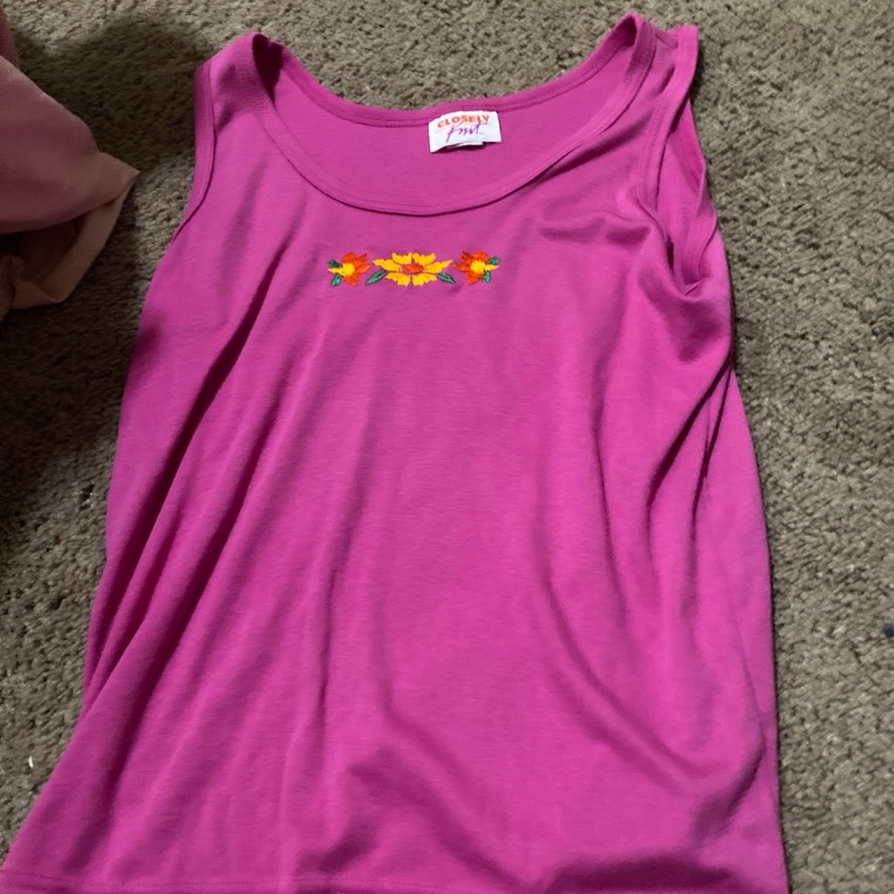 Closely knit hot pink tank top size small